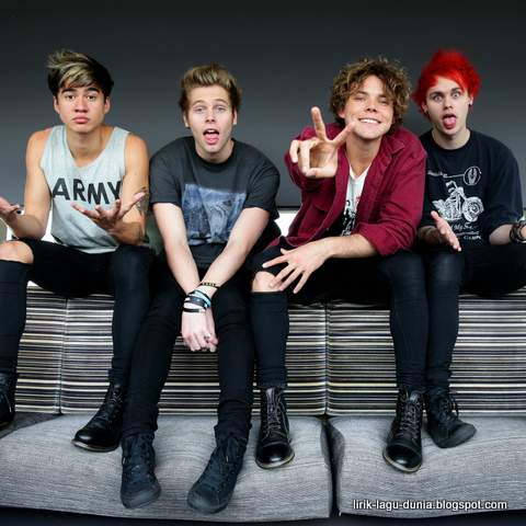 Lirik Lagu She Looks So Perfect - 5 Seconds of Summer