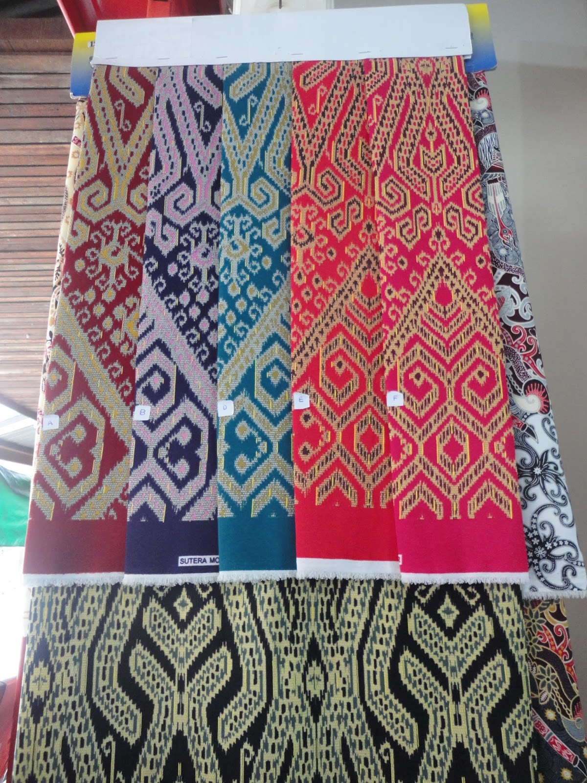 Batik Motif Dayak Khas Kalimantan, : Jual Kain Batik motif tenun sintang
