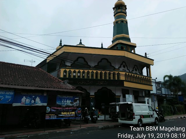 Kegiatan Bersih-bersih Masjid Istiqomah Tidar warung, Tidar Selatan, Kecamatan Magelang Selatan, Kota Magelang dan Musholla Al-Barokah Mejing 3 Candimulyo, Kabupaten Magelang