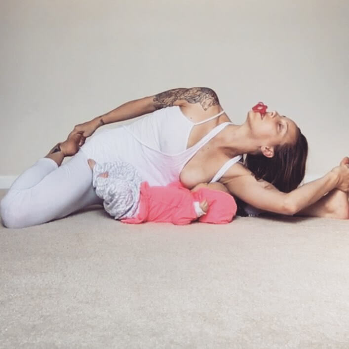 Mind-Blowing Pictures Of Woman Who Is Doing Yoga Poses While Breastfeeding Her Baby