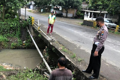 Mobil Selip di Kepung Kediri, Satu Ton Telur Hancur