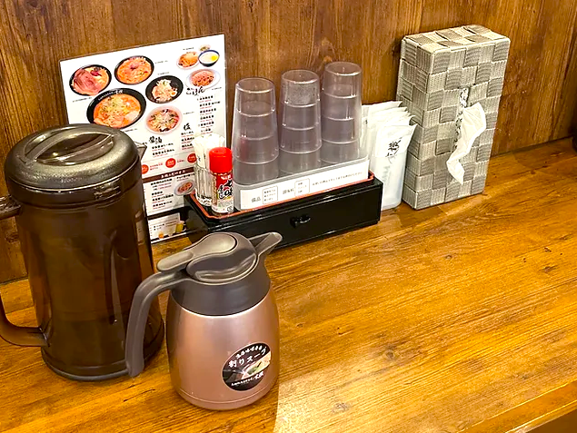 稀釋湯汁的「湯（割りスープ）」有時會裝在保溫瓶中。