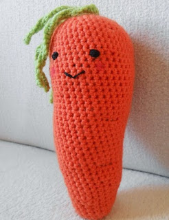 http://translate.google.es/translate?hl=es&sl=en&tl=es&u=http%3A%2F%2Ftheperfecthidingplace.blogspot.co.uk%2F2014%2F04%2Fa-crochet-carrot-free-pattern.html