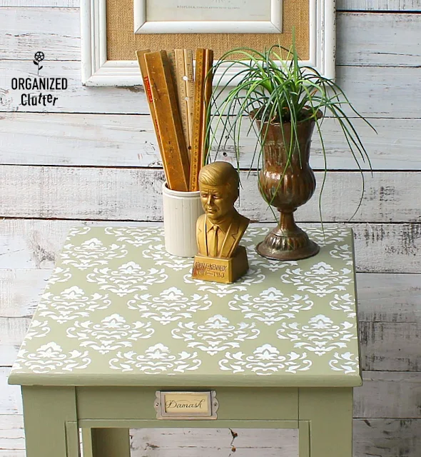 A Damask Garage Sale End Table Upcycle #damask #stencil #upcycle #garagesalefind #anniesloanchalkpaint #ASCP #chateaugrey #stencil