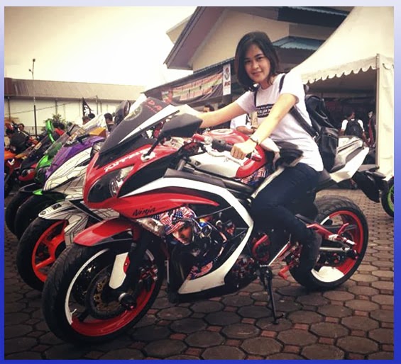  Modifikasi Kawasaki Ninja 250R FI ABS Sporty Simple Acre