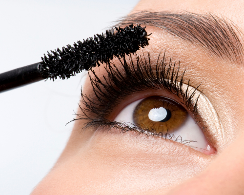 How Mascara Makes Lashes Look Lovely