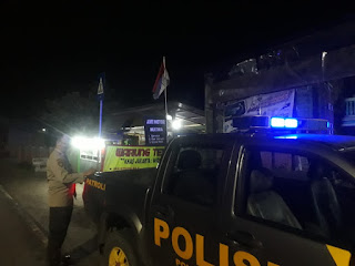 Ciptakan Situasi Kondusif di Malam Hari, Personel Polsek Maiwa Enrekang Laksanakan Patroli Blue Light