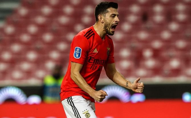 Pizzi voltou a faturar e fechou o resultado