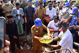 Thaher Hanubun Hadiri Peletakan Batu Pertama Masjid Al-Anshor di Dunwahan