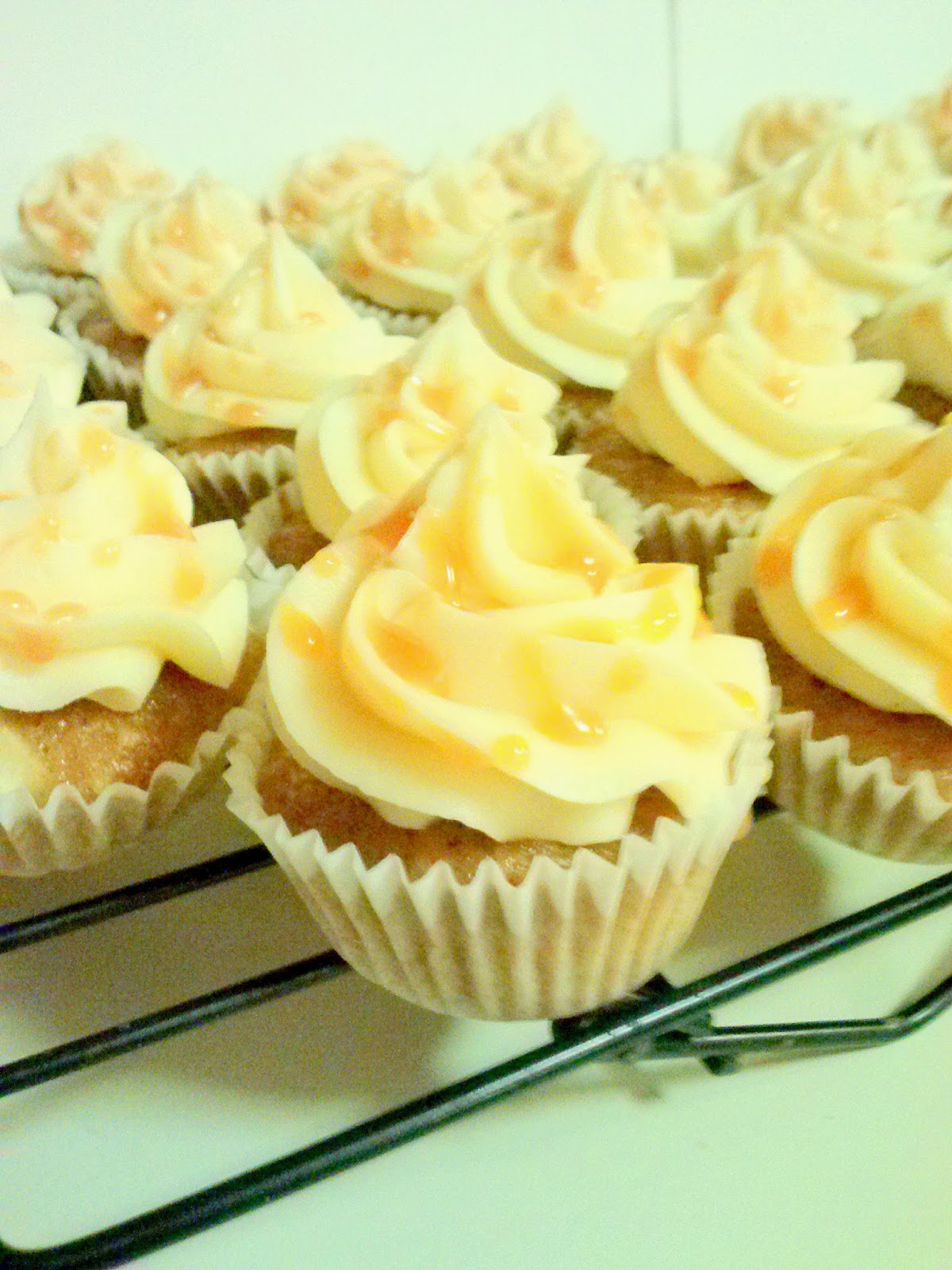 frosting sugar how Bakes: with  Salted to Apple Spice Cupcakes Buttercream granulated buttercream Caramel make with