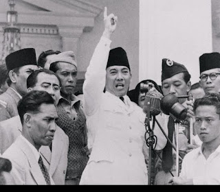 SANG MOTIVATOR (BUNG KARNO)