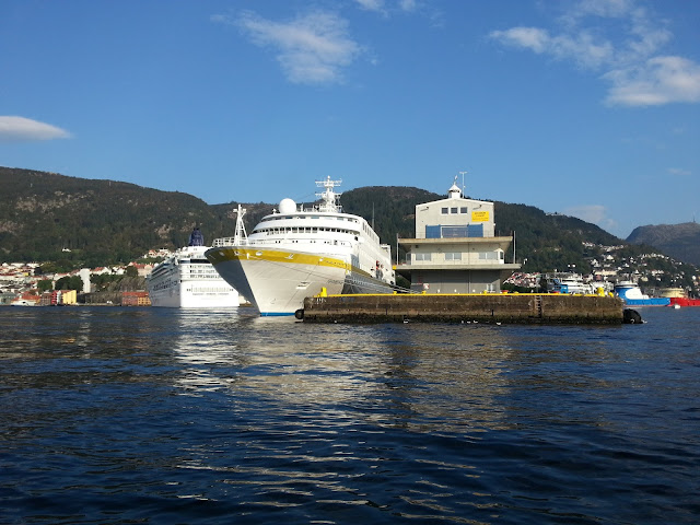 Cruise ships Norwegain Star and Hamburg in Bergen, Norway