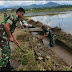 TNI Dari Rakyat untuk Rakyat Babinsa Koramil 04 Padang Sappa Bersama Poktani Bergotong Royong Bersihkan Saluran Irigasi