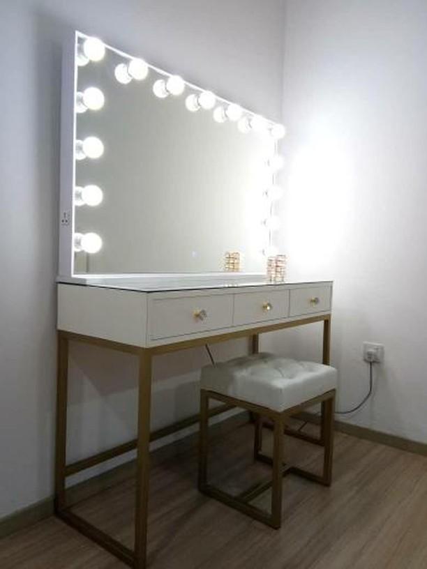 Vanity Mirror Malaysia Set putih kerusi  dan meja  Vanity 