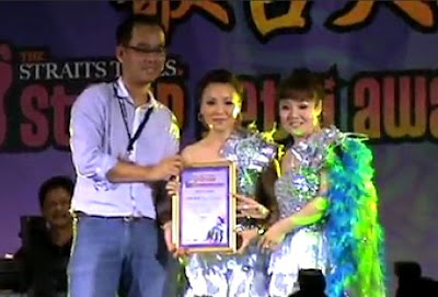 Ming Zhu Jie Mei 明珠姐妹 - Getai Awards 歌台大奖 was awarded 2009 STOMP Getai People's Choice Top 10 Award - 2009 STOMP 歌台大奖 十大民选最受欢迎艺人獎 to honour their effort throughout the year on Getai 歌台 stage and are awarded by STOMP Getai Award - STOMP 歌台大奖.