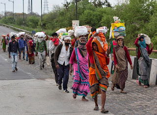 migrant workers returning home प्रवासी यात्रियों के घर वापस लौटने के खतरे