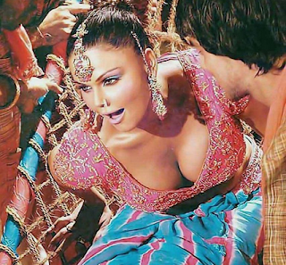 Hot Bollywood Actress Rakhi Sawant Nipple slip