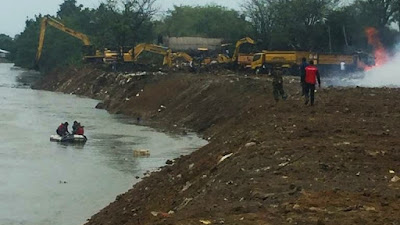 Aktivis Desak Pemerintah Tertibkan Bangunan Bantaran Sungai Cisadane di Kampung Melayu Barat 