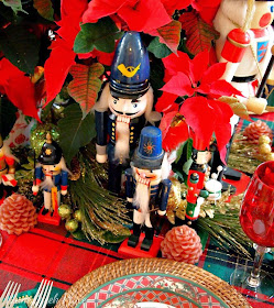 Christmas tablescape, Nutcrackers, Noritaki Royal Hunt, Noel wine flutes 