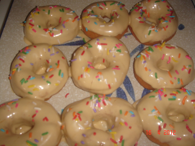 Seikhlas Rasa Aisya. Homemade Cake: donut dengan coffee 