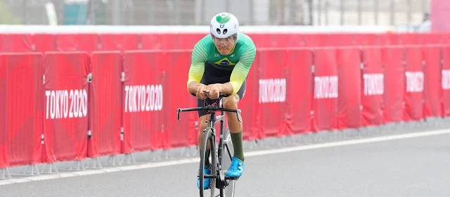 Carlos Alberto Gomes Soares em ação na pista do Circuito Internacional de Fuji