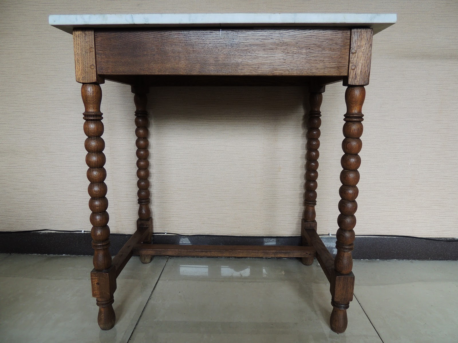 Henry Antique Collections Meja  Marmer  Antik 