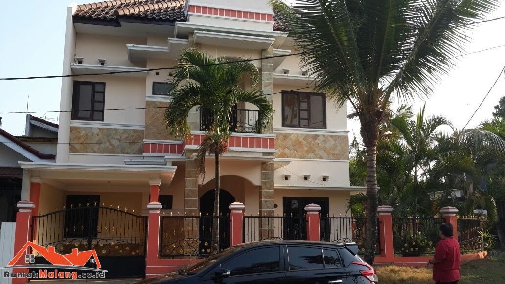 Dijual Rumah Mewah HOOK Daerah Elite Araya Malang Kota 