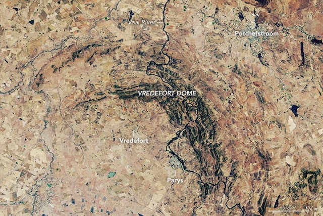 Asteroid that formed Vredefort crater was twice as big as the rock that killed off dinosaurs