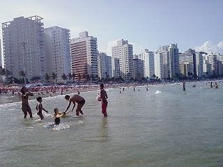 A cara do Guarujá no verão