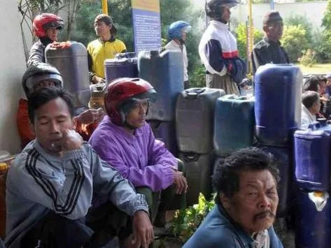 Pertamina Minta Masyarakat Segera Lapor Jika Temukan SPBU Layani Pengisian Pakai Jeriken