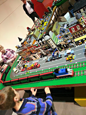 train+show+3