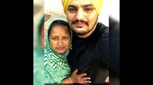 Sidhu Moosewala with mother, Charan Kaur Sidhu