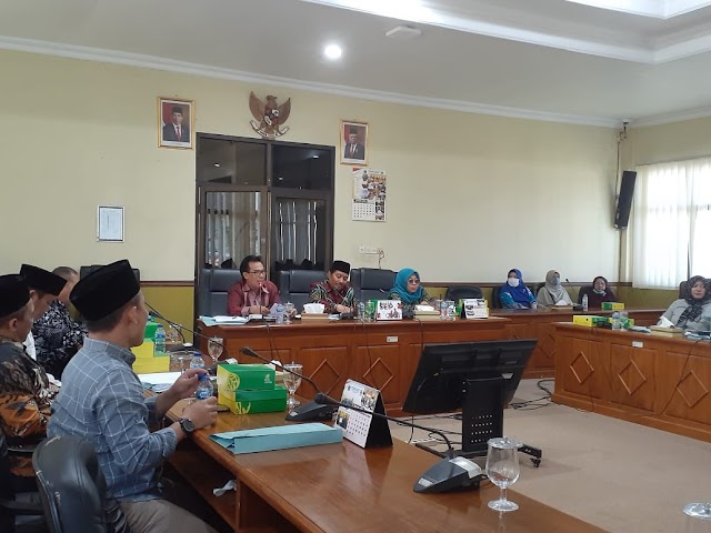 Perjuangkan Hak Atas Sertifikat Tanah, Warga Perum Harapan Baru Sawotratap Datangi Kantor DPRD Sidoarjo