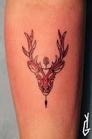 Tattoo Yonni-Gagarine : Deer Face Design Arrow