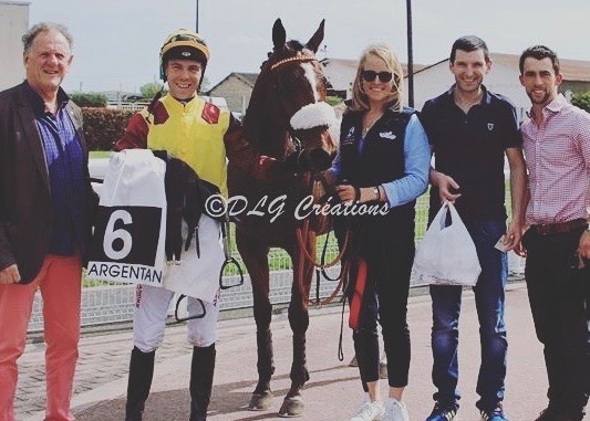 Photo de l'entourage de Diamond's Tom lors de sa victoire à Argentan