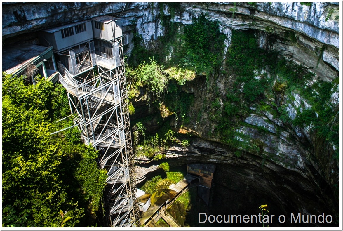 Gruta de Padirac; locais mais visitados em França; o que visitar na Dordonha