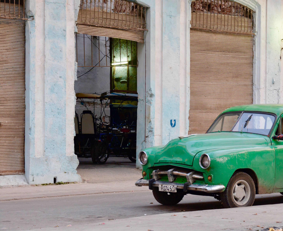 Havana street scene with old American car