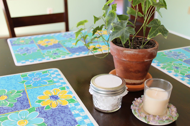 Dining Room Table with Deodorizer