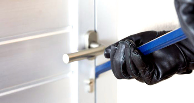  Ingin Membuat Pintu Rumah Anda Anti Pencuri? Berikut Tipsnya