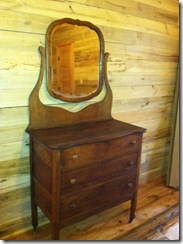 kiss dresser