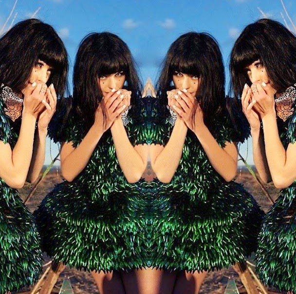 KIMBRA: 90'S MUSIC