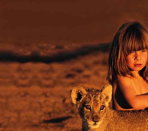 Belas fotos retratam a vida de uma criança que vive próxima a vida selvagem