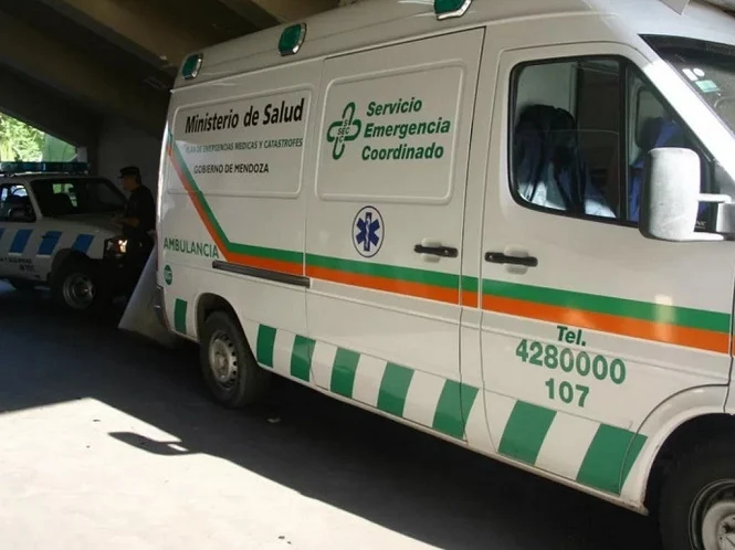 Tragedia en Mendoza: dos mujeres murieron embestidas por un colectivo