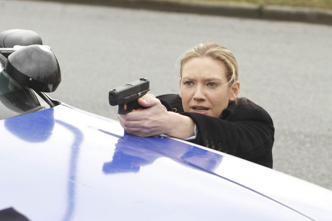  somehow Anna Torv always arrives looking fresh chipper and professional 