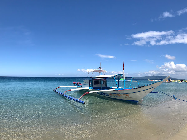 Jelajah Pantai Biru di Puerto Galera, Philippines (Tips dan Cara Menuju Kesana)