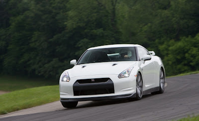 2011 Nissan GT-R Luxury Car