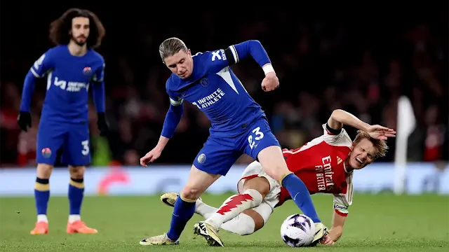 El Chelsea sufre una dolorosa derrota ante el Arsenal en una noche difícil en el norte de Londres.