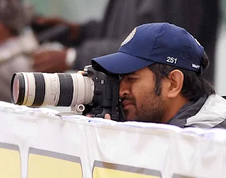 Dhoni Taking Photo