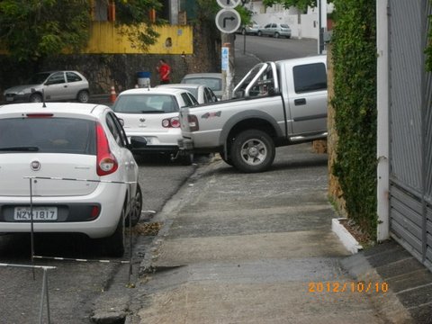 Falta de educação, esse é o problema!