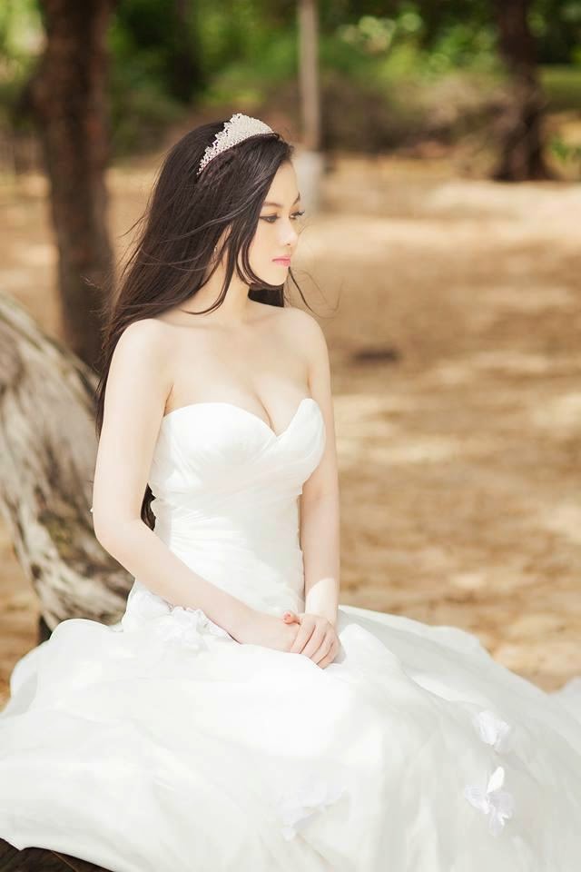  Linh nana mặc áo cưới